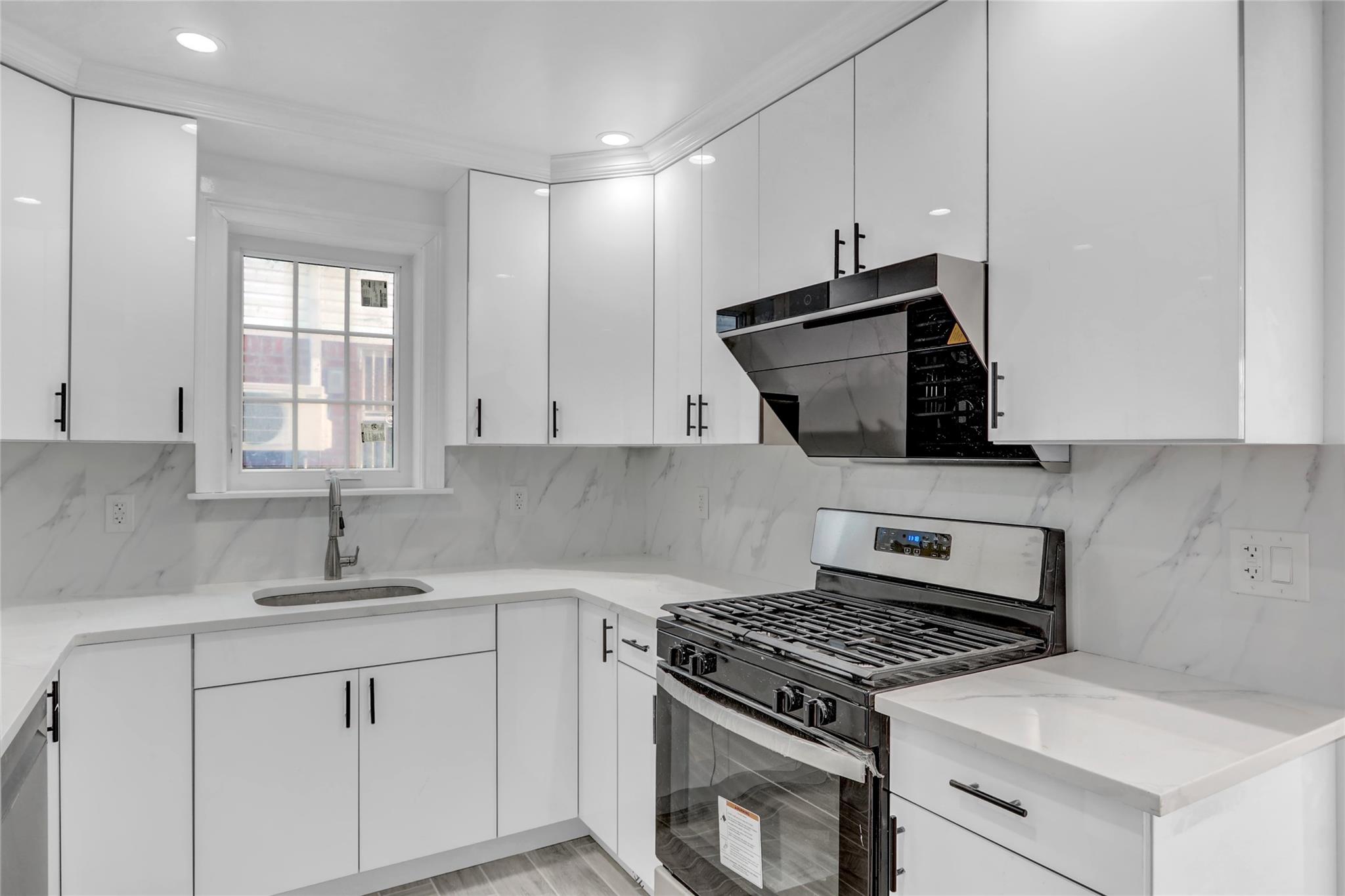 15-55 Utopia Parkway Queens, NY 11357 - Photo 16 of 34