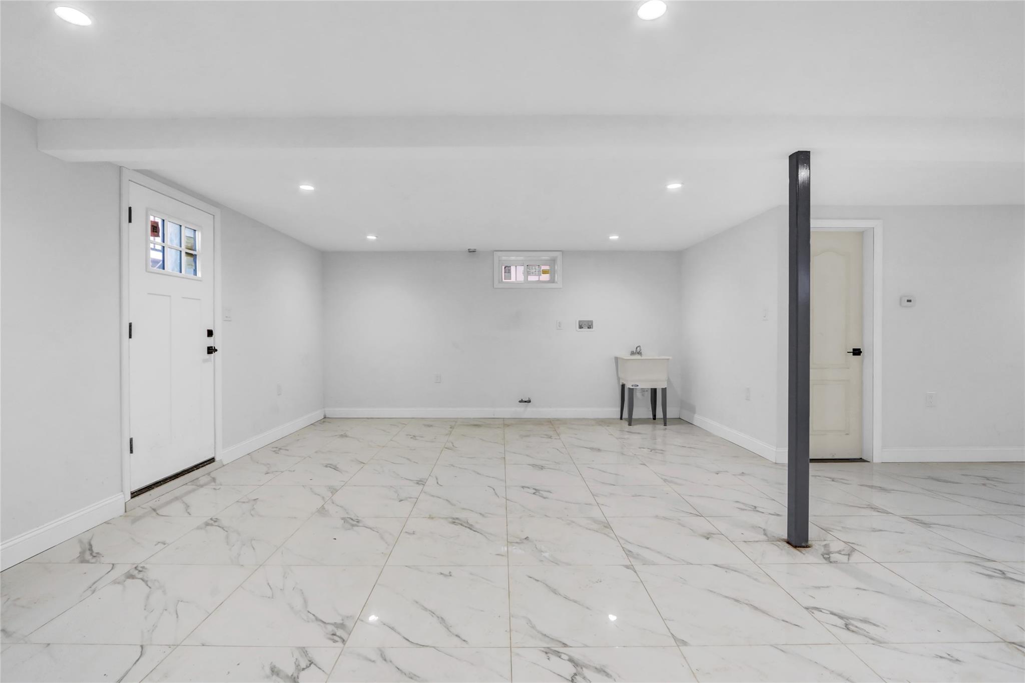 15-55 Utopia Parkway Queens, NY 11357 - Photo 22 of 34