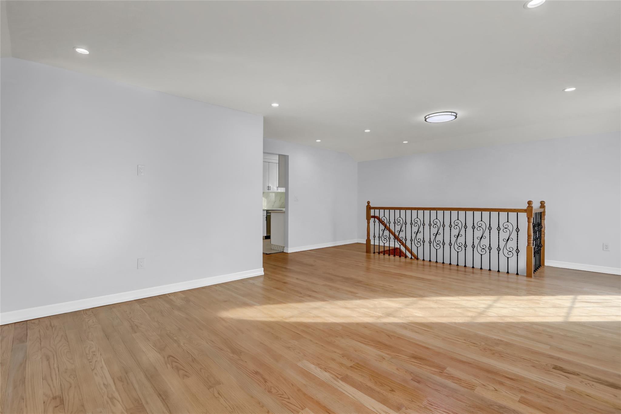 15-55 Utopia Parkway Queens, NY 11357 - Photo 27 of 34