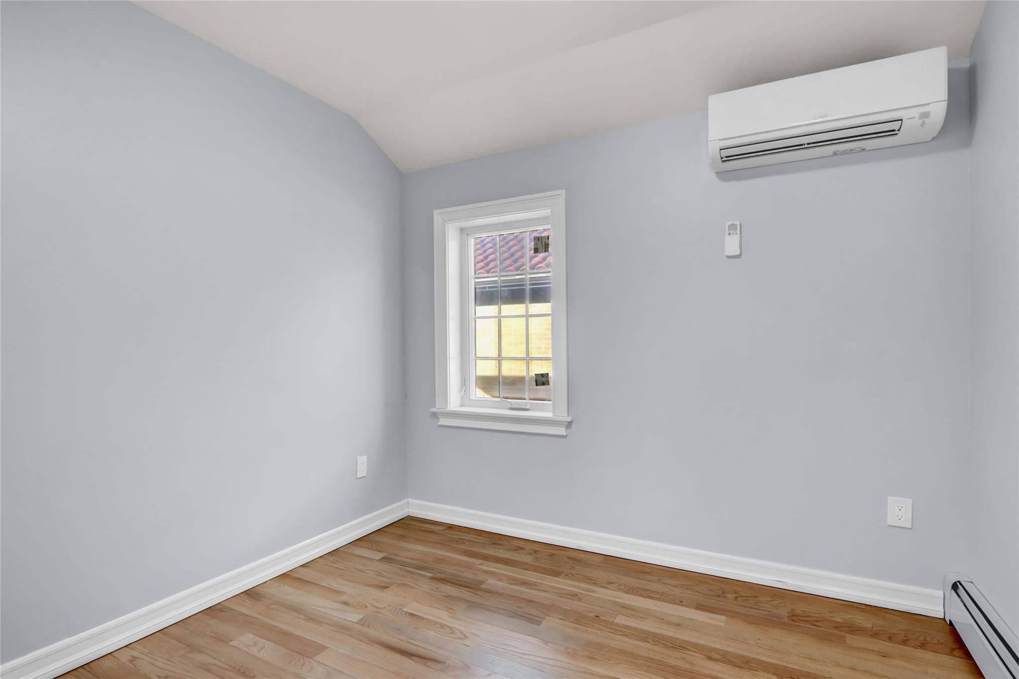 15-55 Utopia Parkway Queens, NY 11357 - Photo 29 of 34