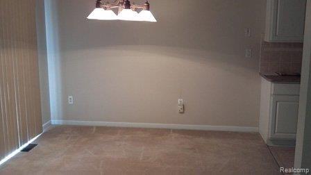 50778 Raintree Circle New Baltimore, MI 48047 - Photo 5 of 25 dining room.jpg