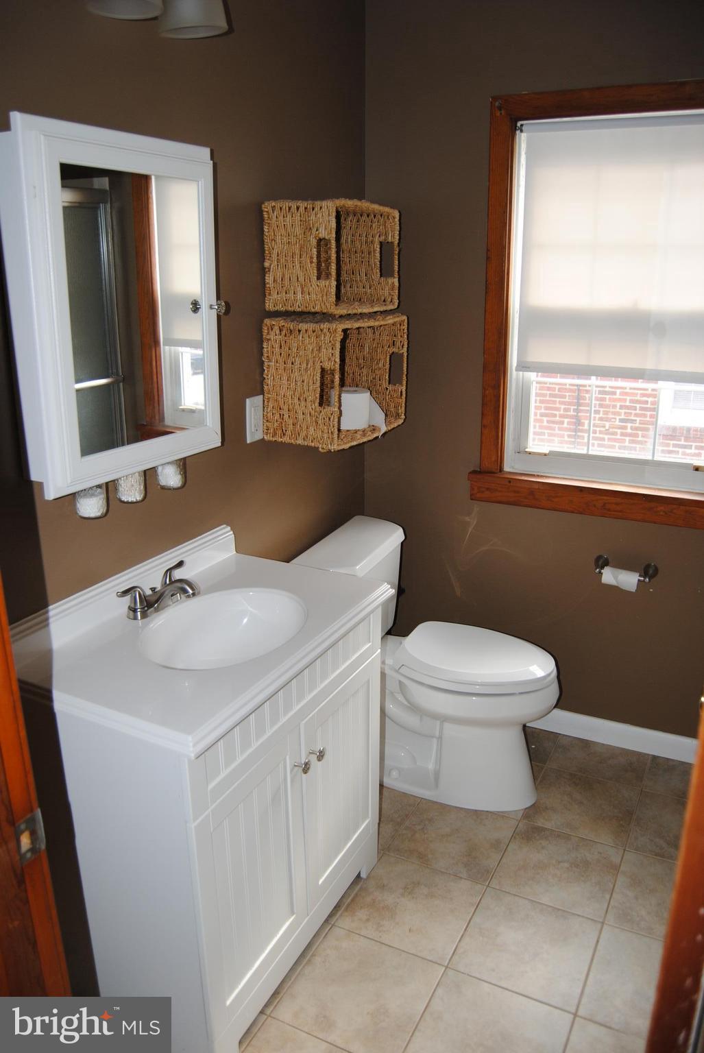 319 Waveland Road Baltimore, MD 21228 - Photo 16 of 21 Bath