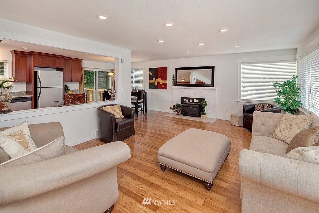 1207 North 34th Street Renton, WA 98056 - Photo 4 of 21