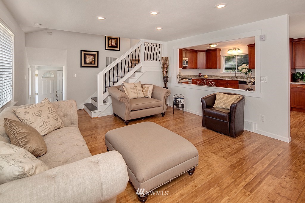 1207 North 34th Street Renton, WA 98056 - Photo 5 of 21