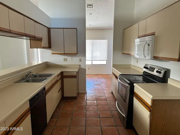 $1,795 | 3712 East Lavender Lane, Phoenix, AZ 85044