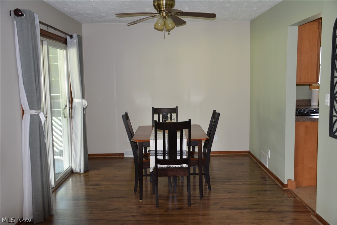 35130 Bainbridge Road North Ridgeville, OH 44039 - Photo 8 of 15 Dining area