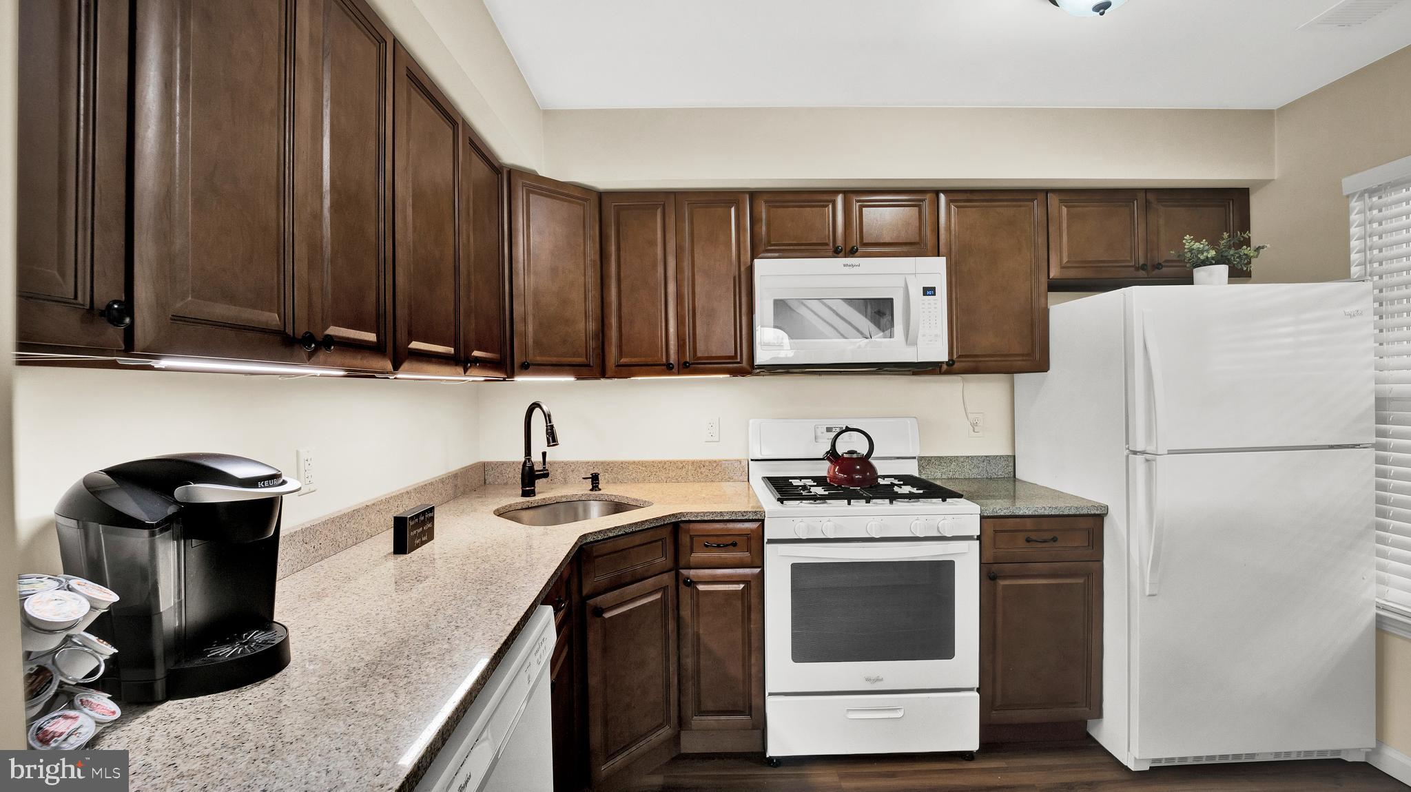 46 Powell Court Hightstown, NJ 08520 - Photo 12 of 33