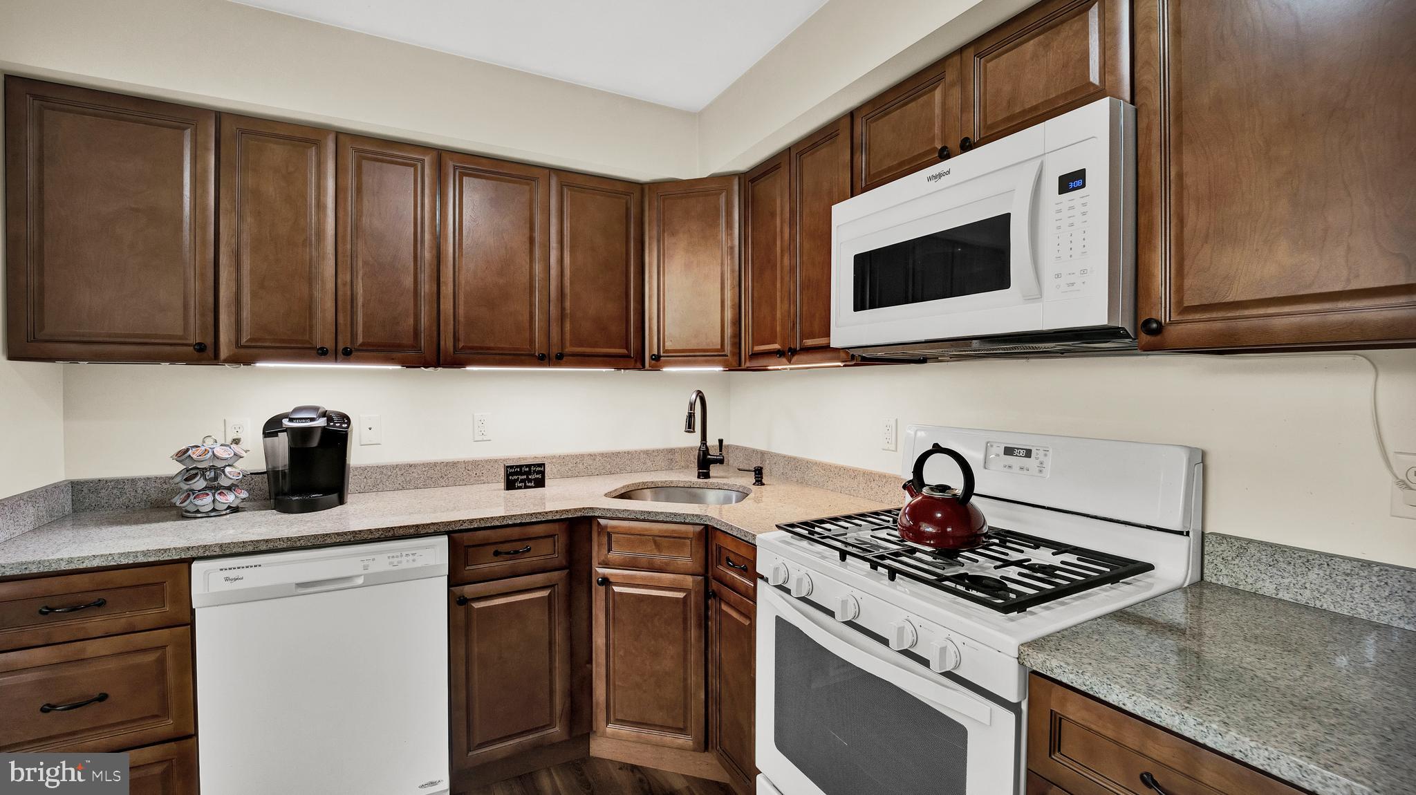 46 Powell Court Hightstown, NJ 08520 - Photo 13 of 33