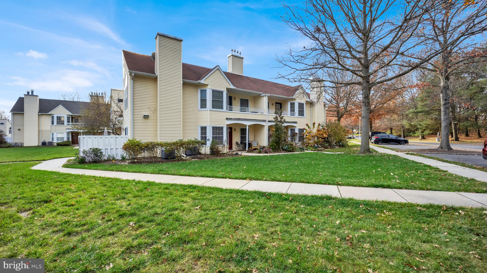 46 Powell Court Hightstown, NJ 08520 - Photo 2 of 33