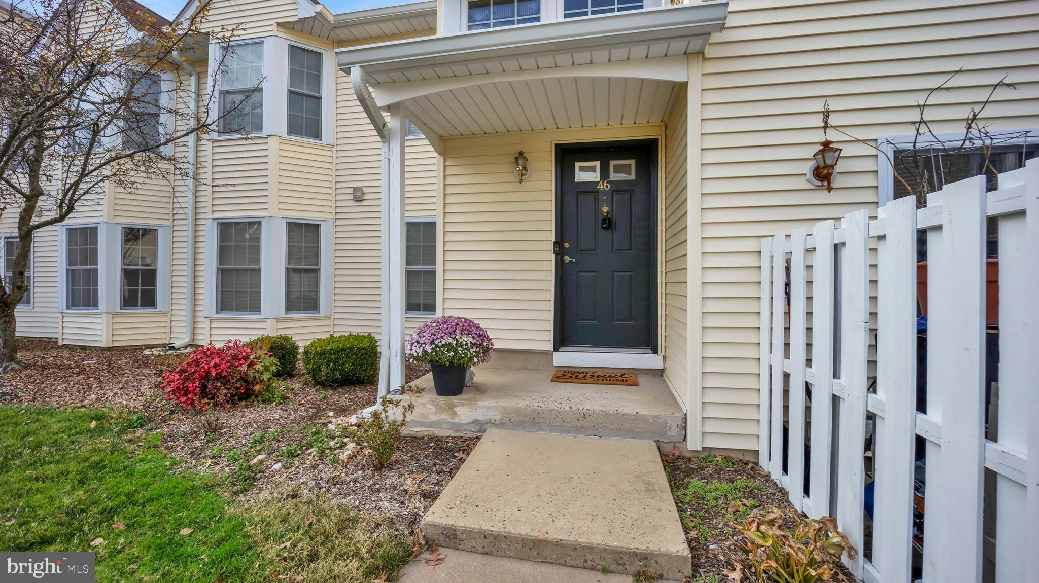 46 Powell Court Hightstown, NJ 08520 - Photo 3 of 33