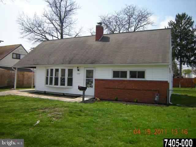 1208 Continental Road York, PA 17404 - Photo 2 of 24