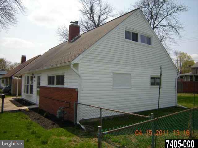 1208 Continental Road York, PA 17404 - Photo 3 of 24
