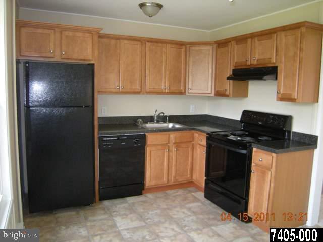 1208 Continental Road York, PA 17404 - Photo 8 of 24