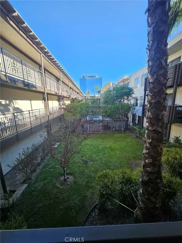 $1,800 | 525 South Ardmore Avenue, Unit 211, Los Angeles, CA 90020
