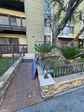 $1,800 | 525 South Ardmore Avenue, Unit 211, Los Angeles, CA 90020