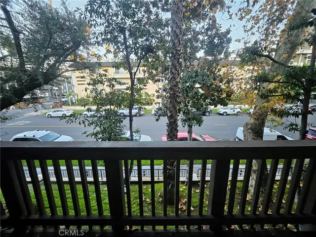 $1,800 | 525 South Ardmore Avenue, Unit 211, Los Angeles, CA 90020