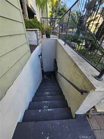 $1,800 | 525 South Ardmore Avenue, Unit 211, Los Angeles, CA 90020