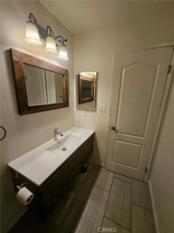 $1,800 | 525 South Ardmore Avenue, Unit 211, Los Angeles, CA 90020