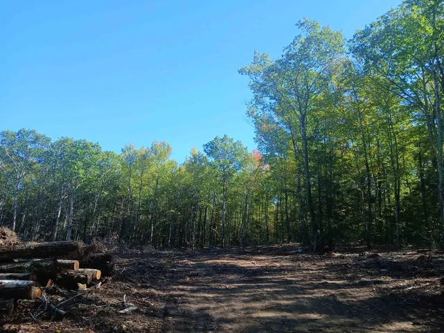 $2,000,000 | 373 Calef Highway, Lee, NH 03861