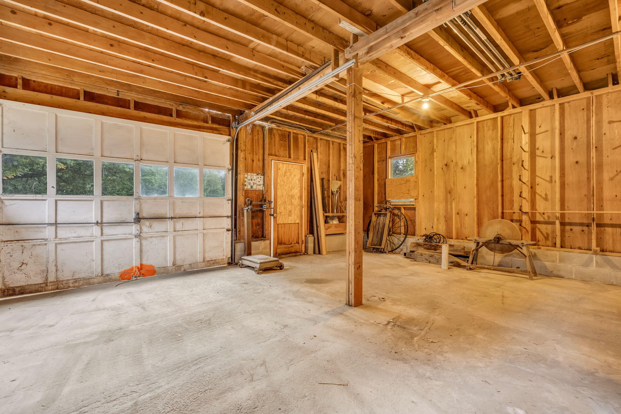 22-web-or-mls-1237-finntown-rd-3