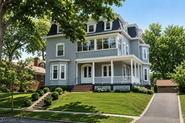 $899,000 | 725 Chestnut Street, Roselle Park, NJ 07204