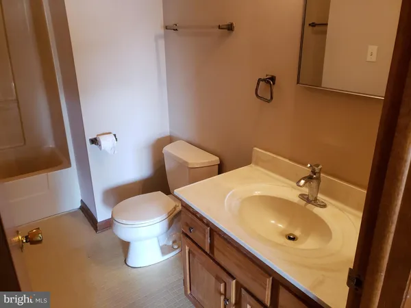 $1,250 | 21 East State Street, Unit A, Quarryville, PA 17566