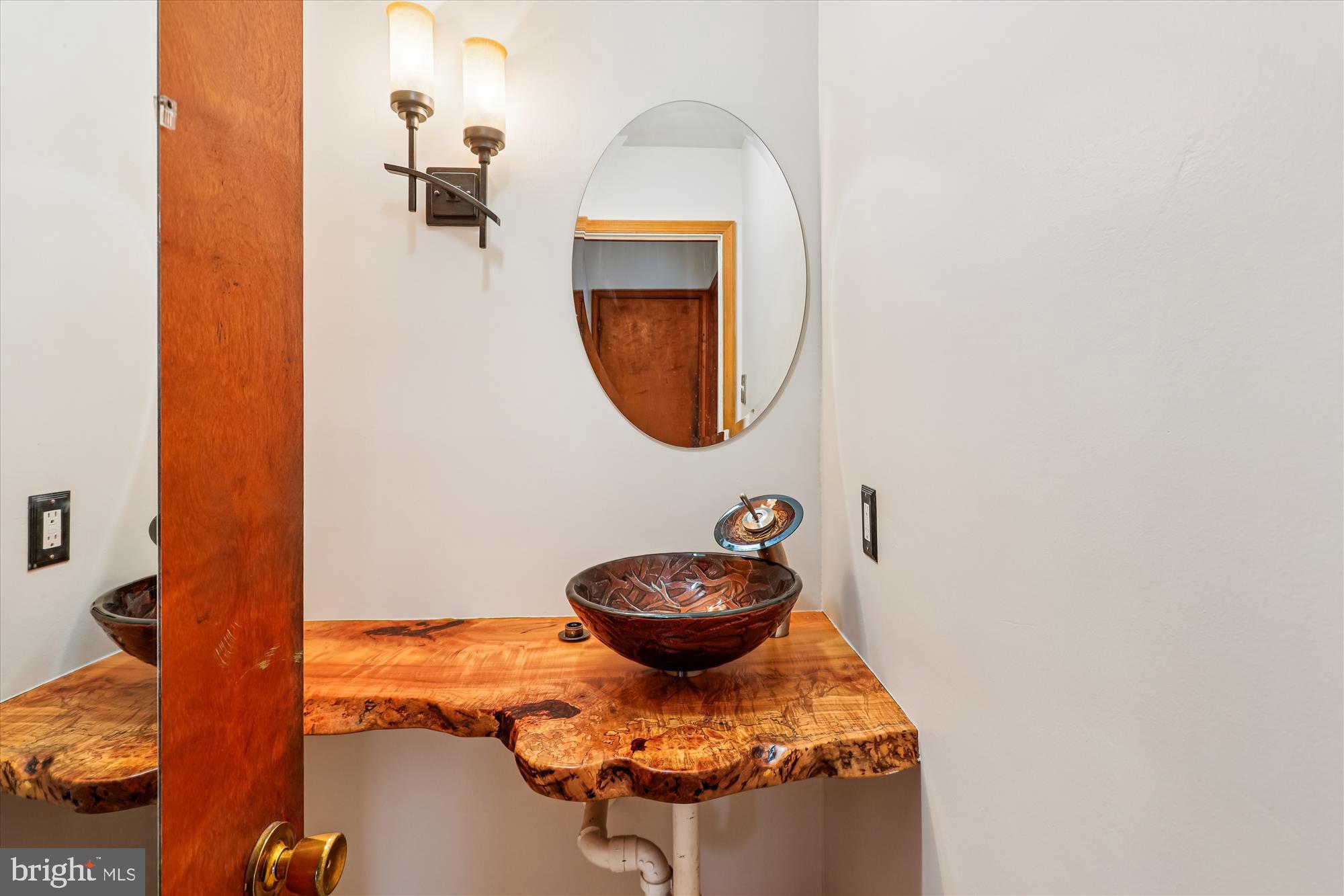 229 Gralan Road Baltimore, MD 21228 - Photo 14 of 89 Main level half bath