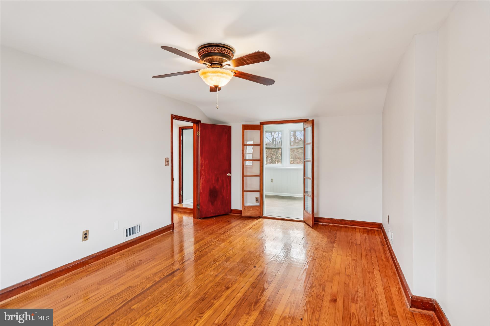 229 Gralan Road Baltimore, MD 21228 - Photo 23 of 89 Primary bedroom