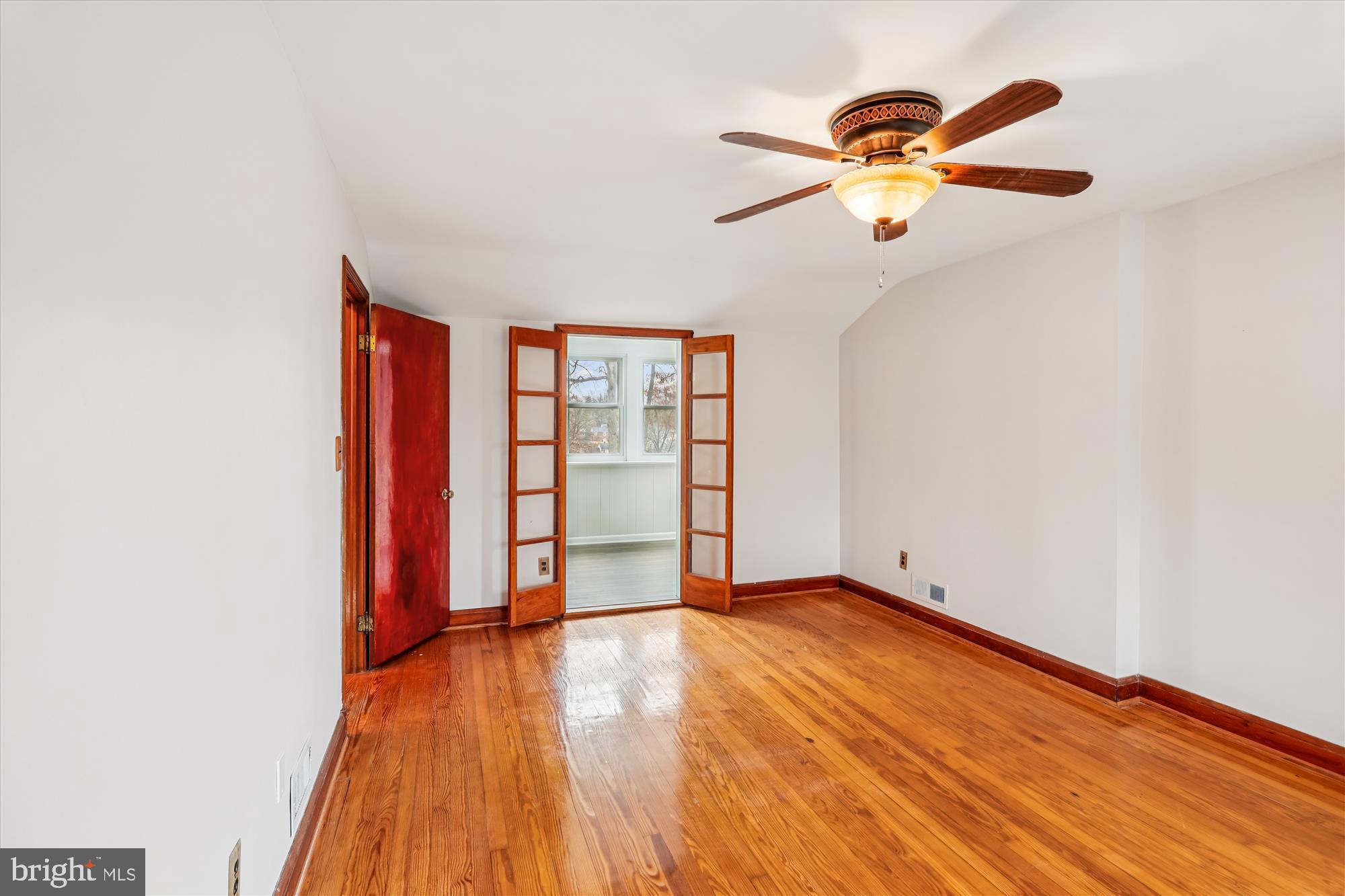 229 Gralan Road Baltimore, MD 21228 - Photo 27 of 89 Primary bedroom