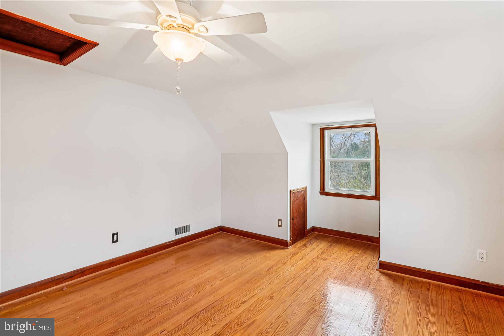 229 Gralan Road Baltimore, MD 21228 - Photo 37 of 89 Bedroom 2