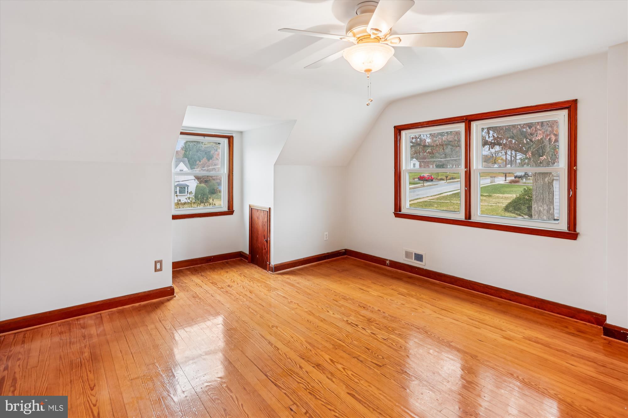 229 Gralan Road Baltimore, MD 21228 - Photo 39 of 89 Bedroom 2