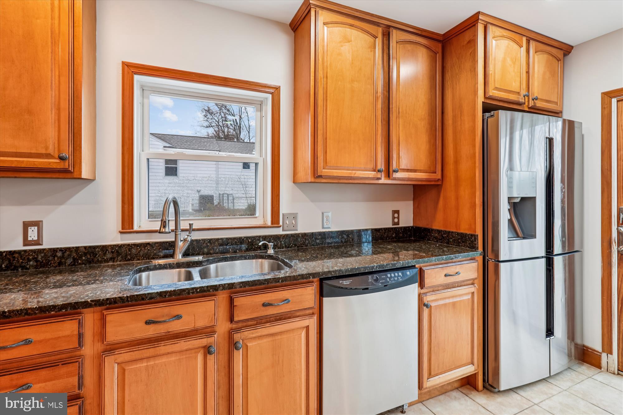 229 Gralan Road Baltimore, MD 21228 - Photo 5 of 89 Kitchen