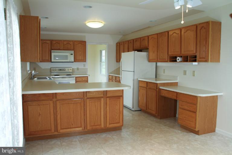 13313 Jimtown Road Thurmont, MD 21788 - Photo 12 of 28 Kitchen