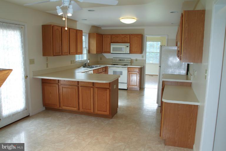 13313 Jimtown Road Thurmont, MD 21788 - Photo 19 of 28 Kitchen
