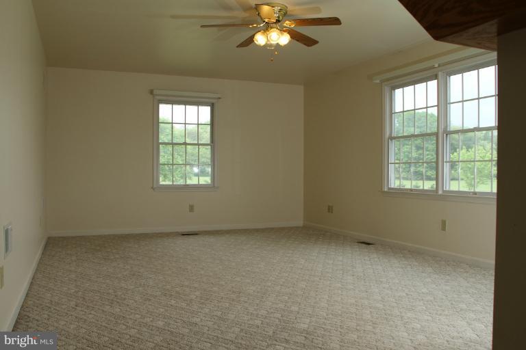 13313 Jimtown Road Thurmont, MD 21788 - Photo 4 of 28 Family Room