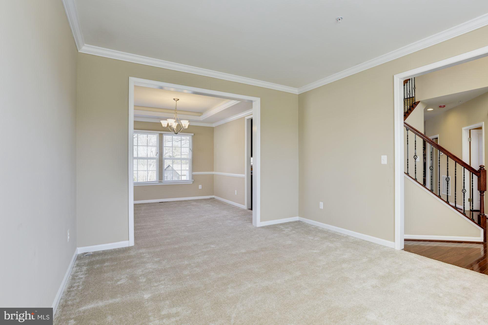 10446 Windlass Run Road Baltimore, MD 21220 - Photo 5 of 48 Living room