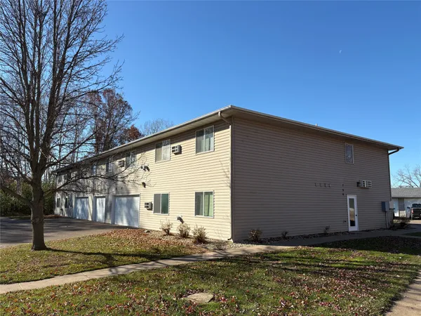 $1,050 | 705 Bruce Court, Unit 6, Menomonie, WI 54751