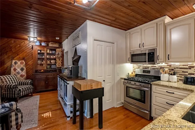 $340,000 | 203 North Lake Street, Linn Creek, MO 65052