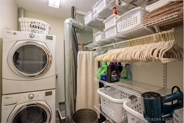 $340,000 | 203 North Lake Street, Linn Creek, MO 65052