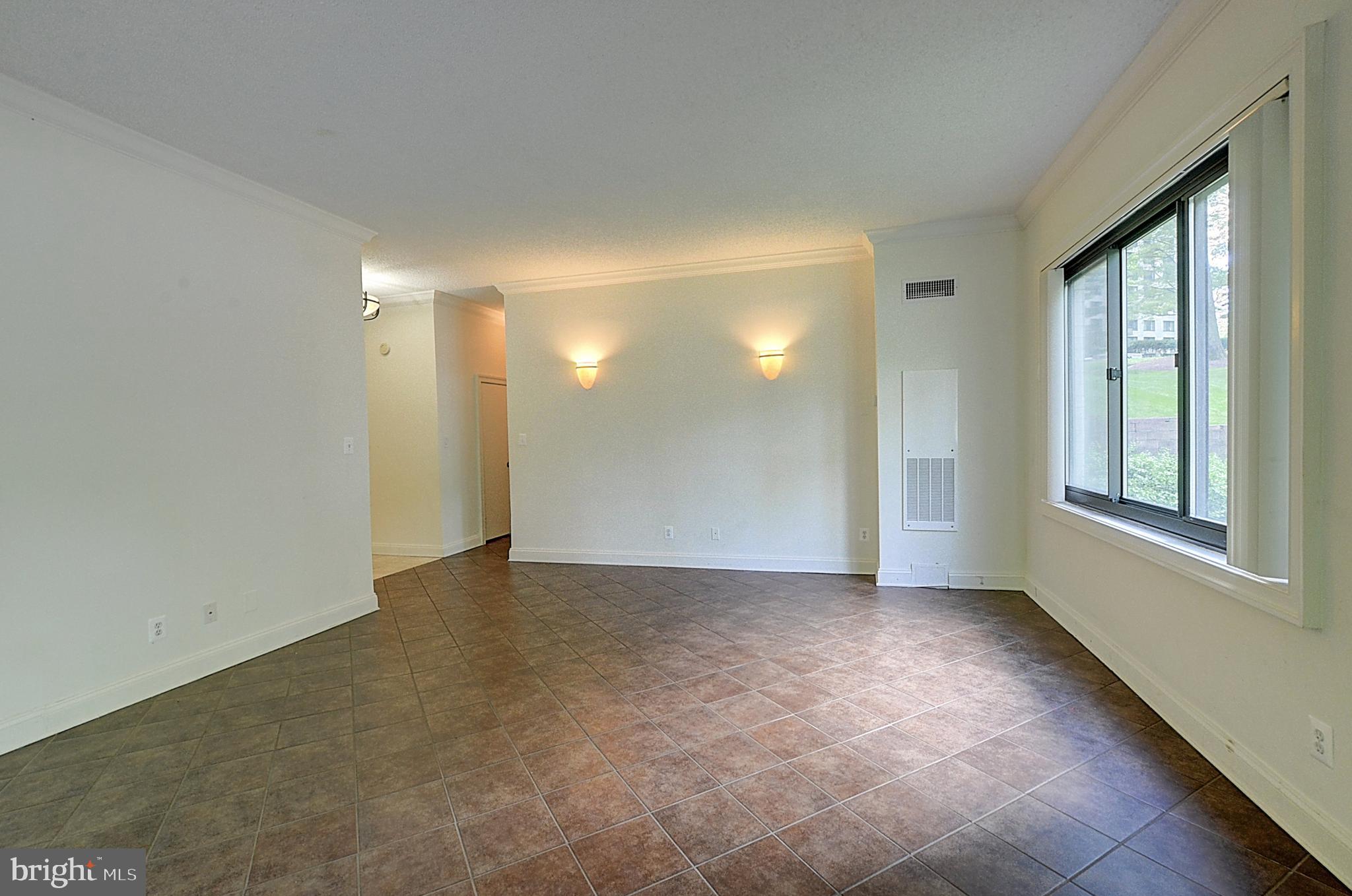 5225 Pooks Hill Road, Unit C28N Bethesda, MD 20814 - Photo 5 of 28 Great Room