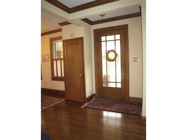 211 South Ardmore Road Columbus, OH 43209 - Photo 3 of 25