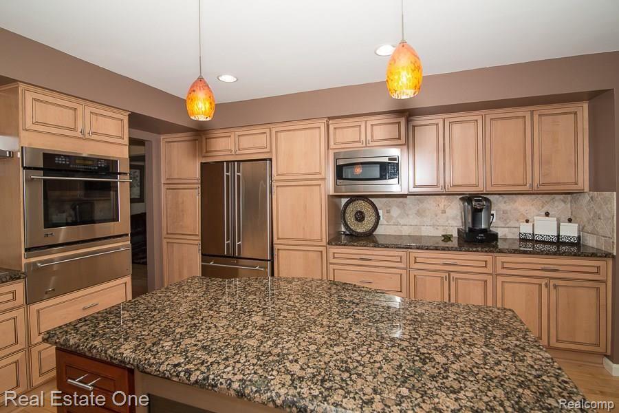 471 Lake Forest Road Rochester, MI 48309 - Photo 15 of 41 _OL_2296_Lake_Forest_W041.jpg