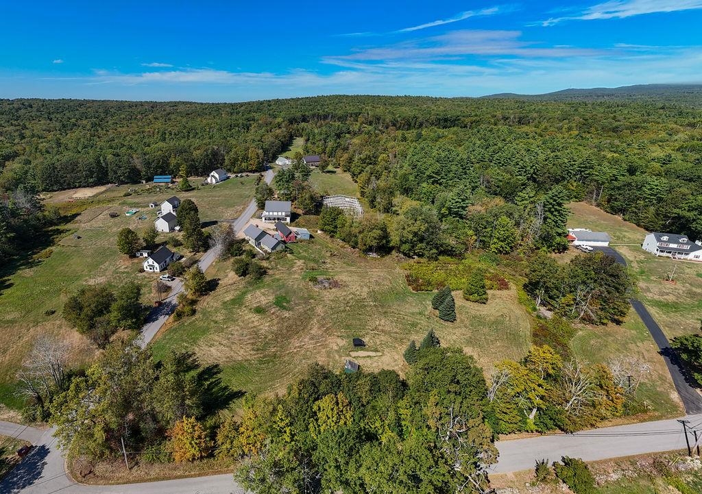 147 Middle Road Deerfield, NH 03037 - Photo 5 of 47 Gallery Image 5