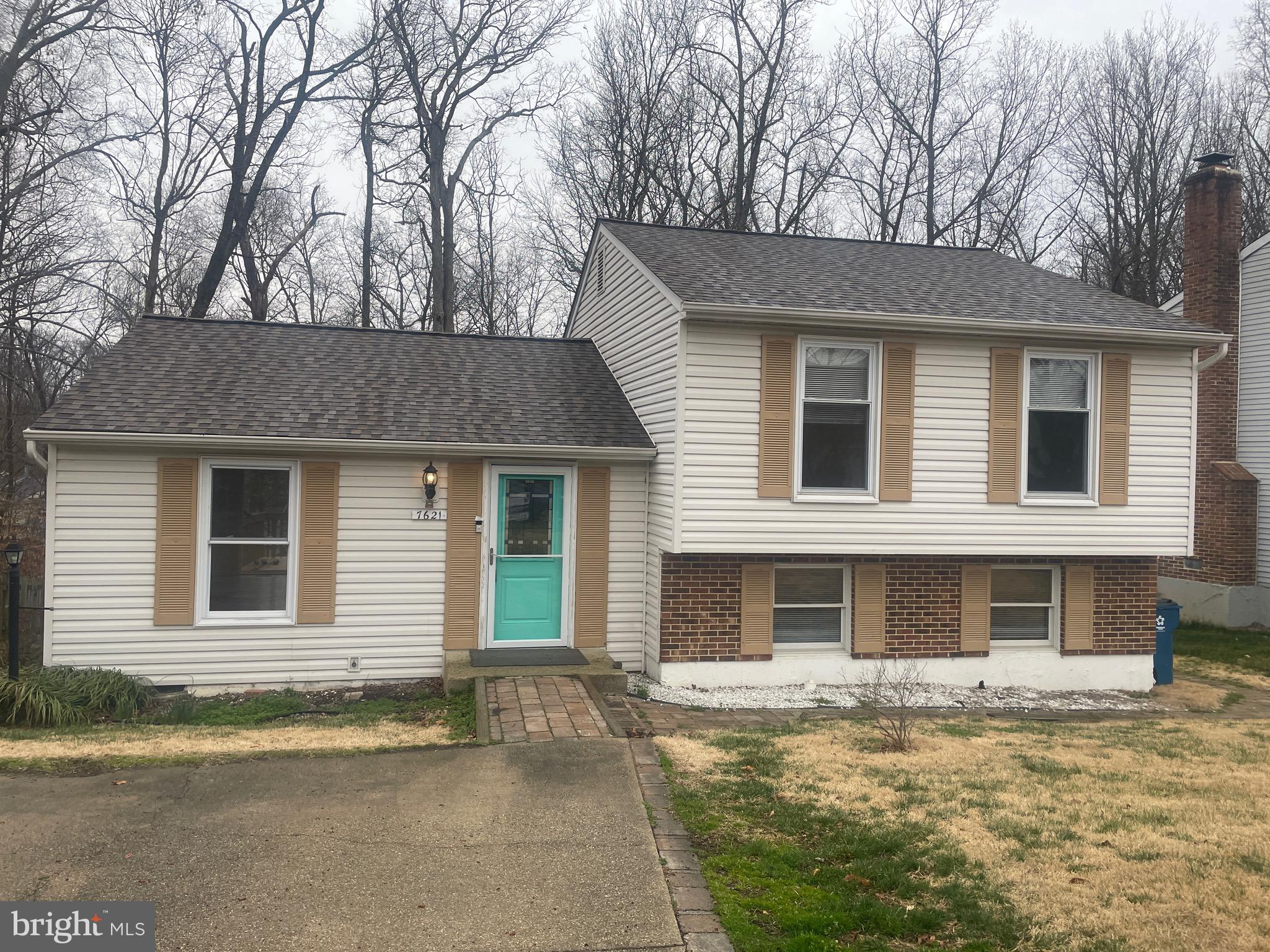 7621 Fallswood Way Lorton, VA 22079 - Photo 2 of 24