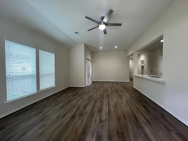 $1,850 | 851 A Arbor Pnes Court, Conroe, TX 77303