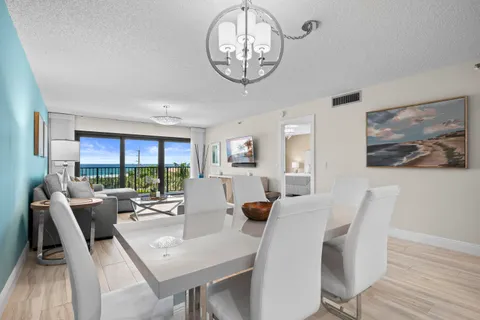 $875,000 | 1045 Ocean Drive, Unit 503, Juno Beach, FL 33408