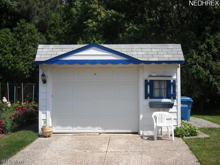 2914 Hearthstone Road Parma, OH 44134 - Photo 2 of 3 Gallery Image 2