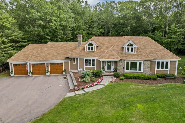 $979,900 | 5 Longview Drive, Bow, NH 03304