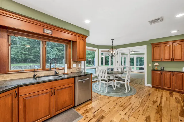 $979,900 | 5 Longview Drive, Bow, NH 03304