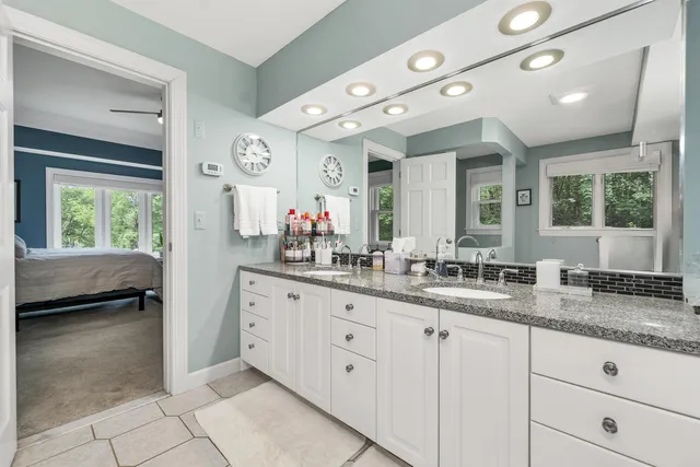 $979,900 | 5 Longview Drive, Bow, NH 03304